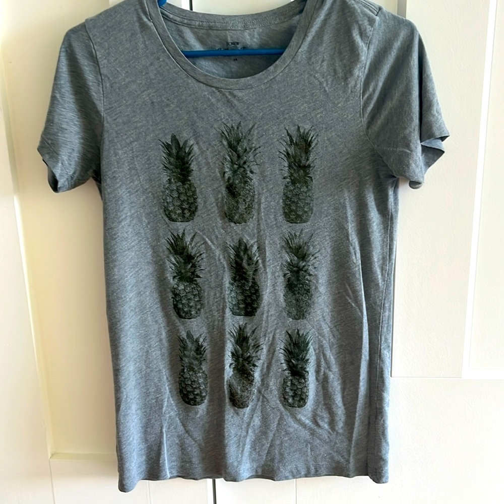J. Crew gray t-shirt with pineapple print.